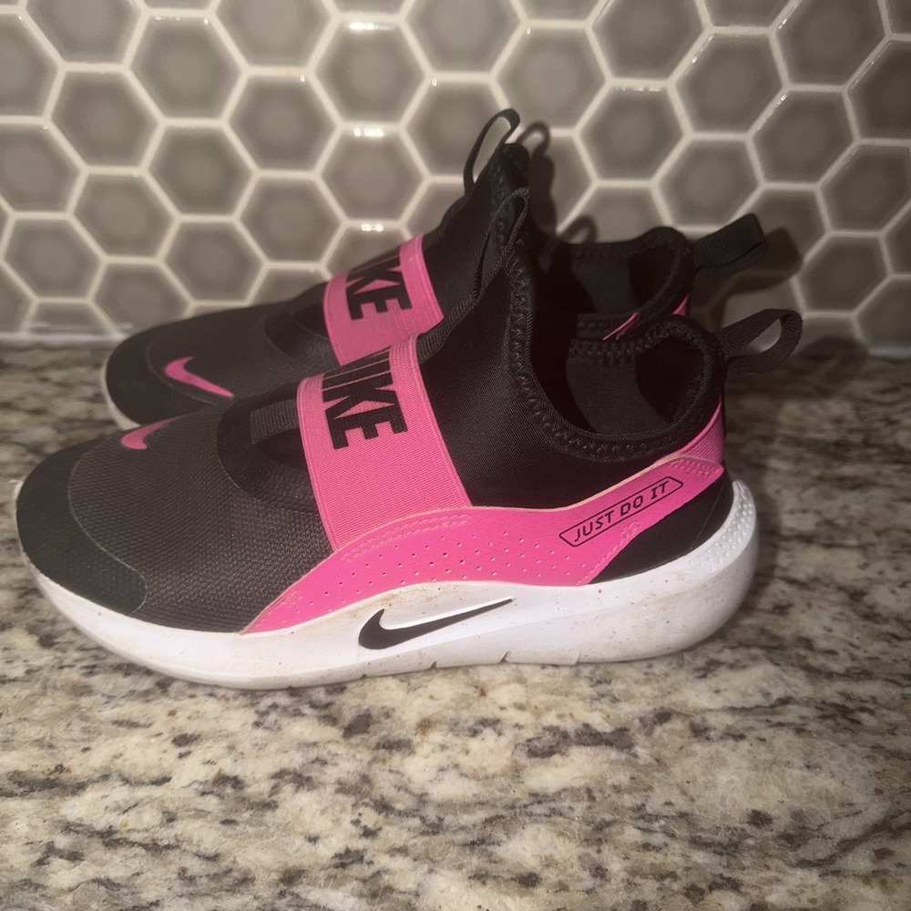 Nike Flex Runner 4 Unisex Kids SlipOn Low Top Sneakers Black Pink White 2.5Y 199